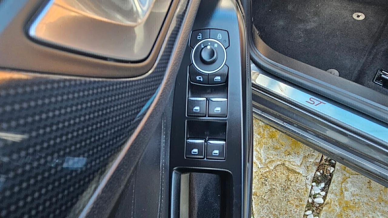 Ford Focus 1.0 EcoBoost Hybrid 125 CV 5p. ST Line X