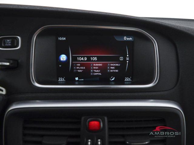 VOLVO V40 Cross Country D2 Volvo Ocean Race