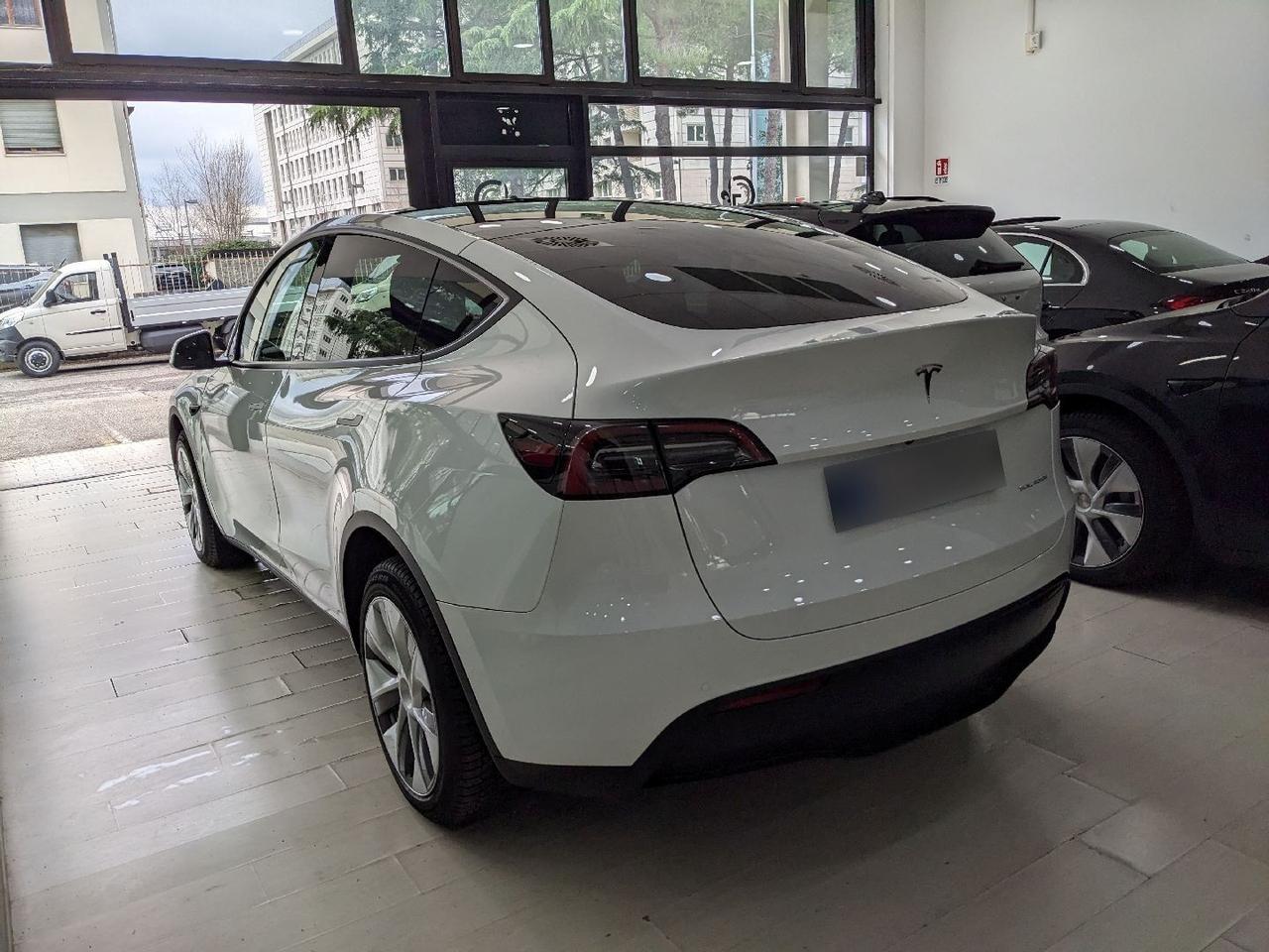 Tesla Model Y 440 cv, AWD, Tetto Panoramico, Autonomia WLTP 533k