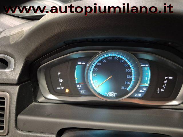 VOLVO XC70 D4 AWD Geartronic Summum