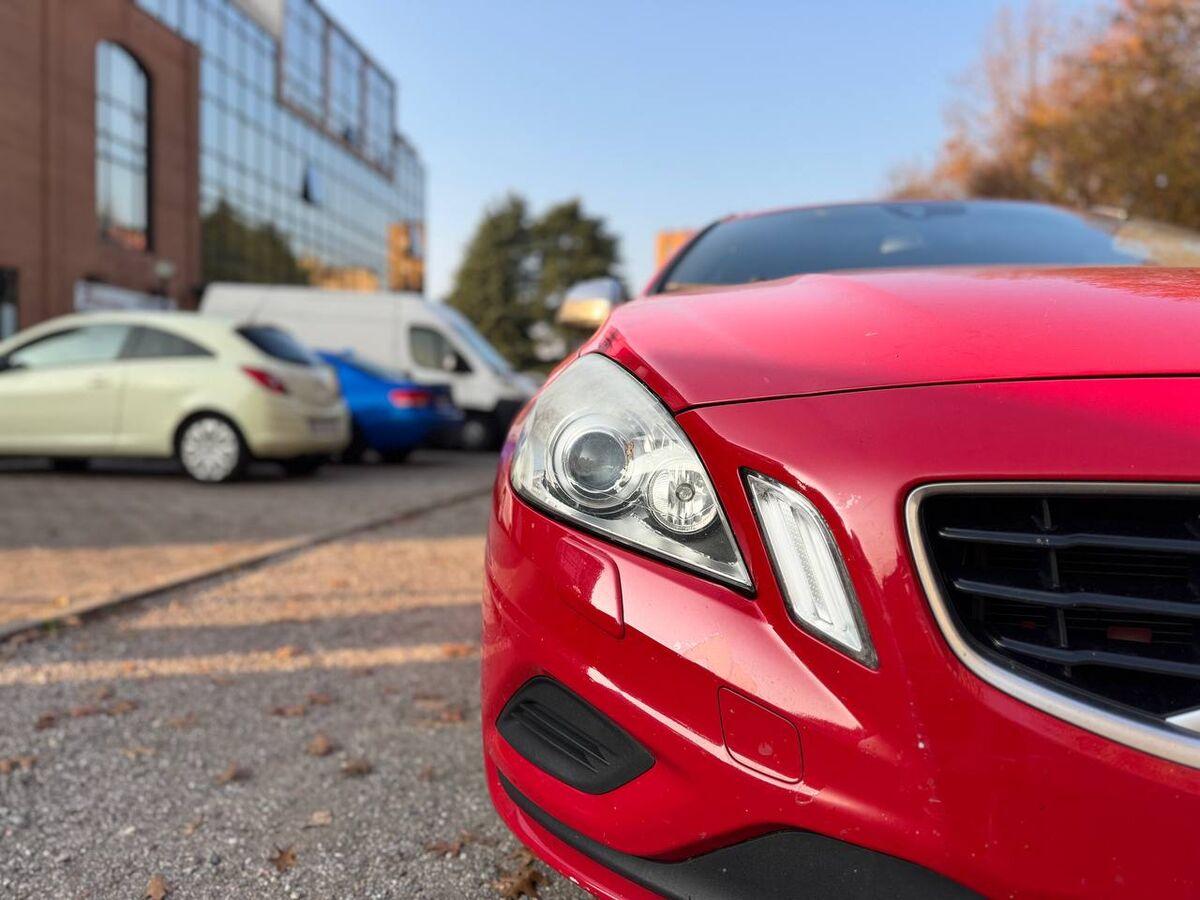 Volvo V60 2.0 d4 ved (d3) R-design geartronic