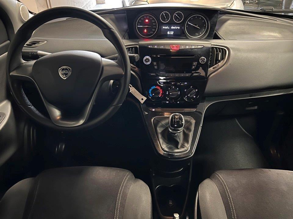 Lancia Ypsilon 1.2 Silver