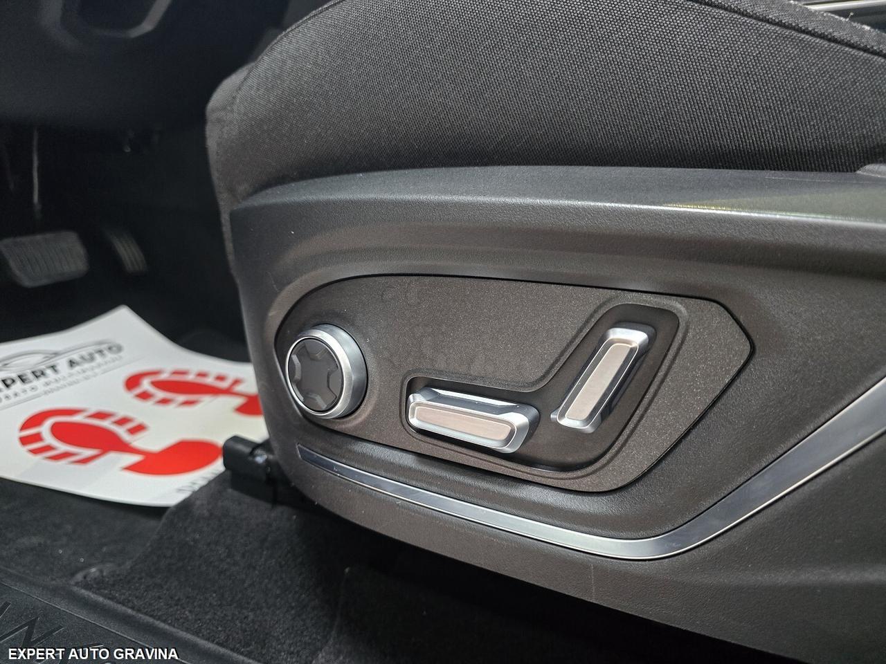 LYNK & CO 01 PLUG-IN **TOTAL BLACK**