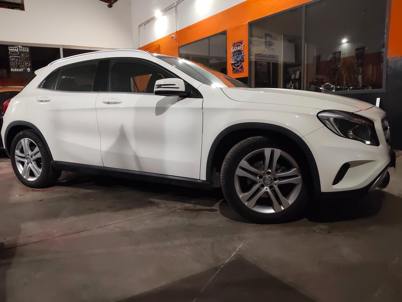 Mercedes GLA 180 UNIPROPRIETARIO SOLO 78000KM!!!