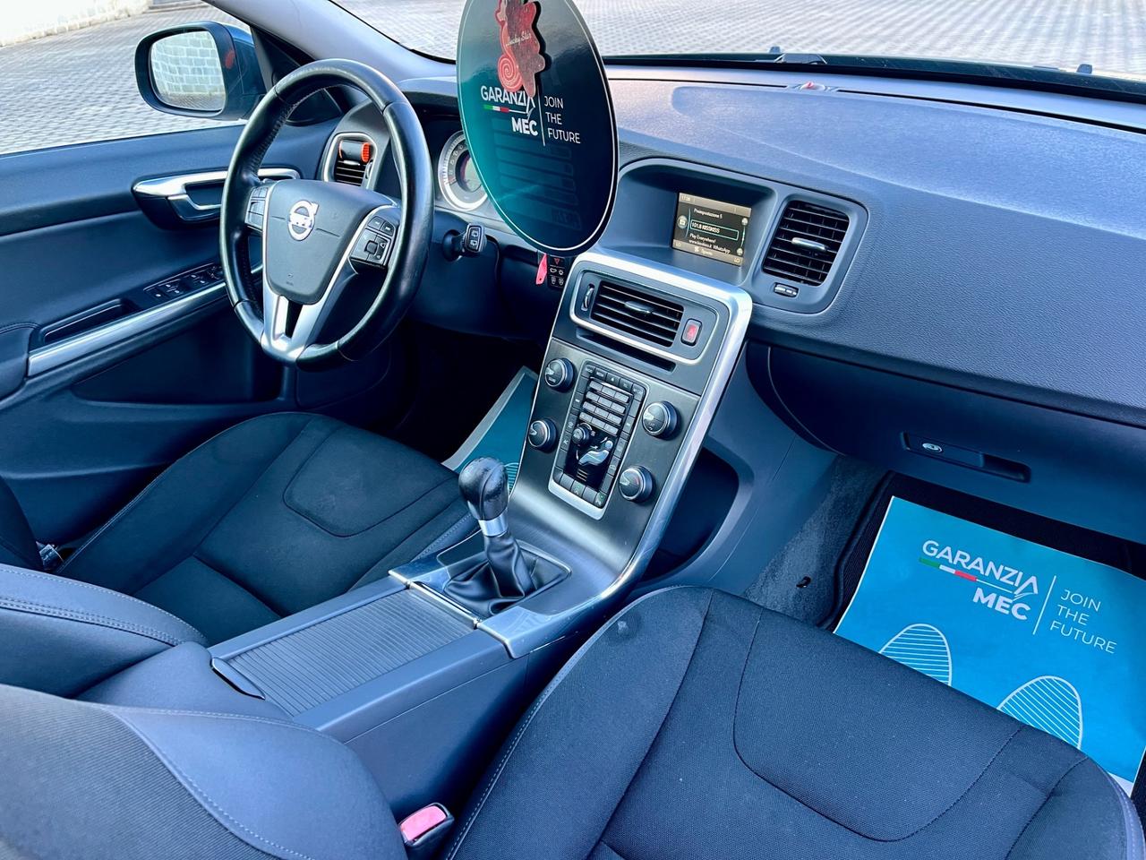 Volvo V60 D3 Momentum - 2013