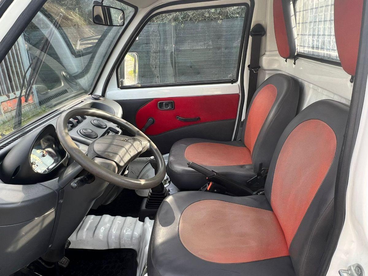 Piaggio QUARGO 690 vers. lo PINTO