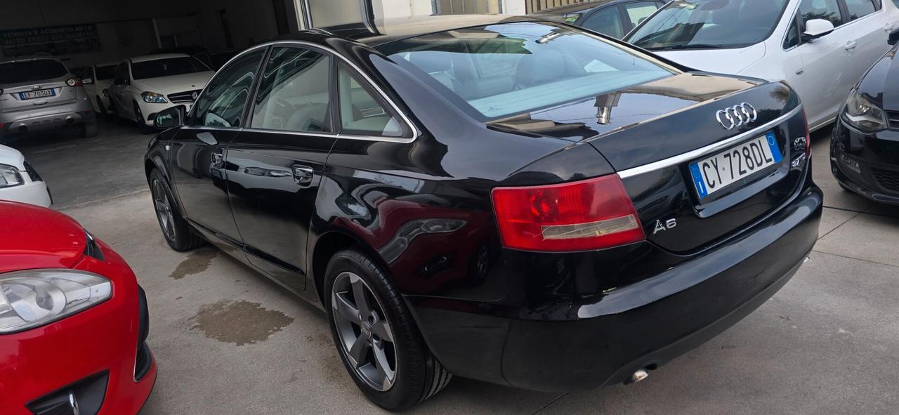 Audi A6 2.7 V6 TDI cambiò manuale berlina nera