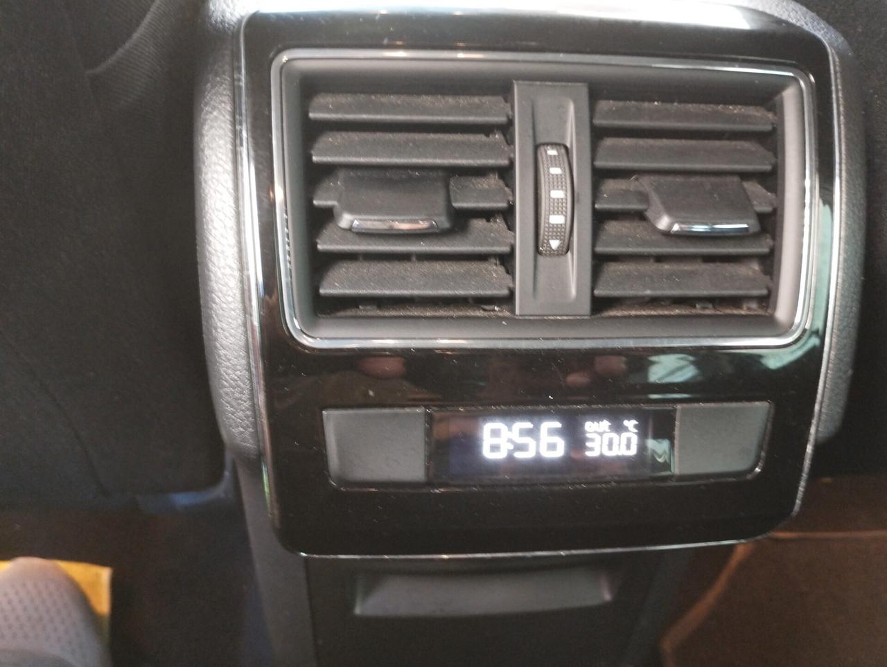 Skoda Superb 2.0 TDI DSG Wagon Style