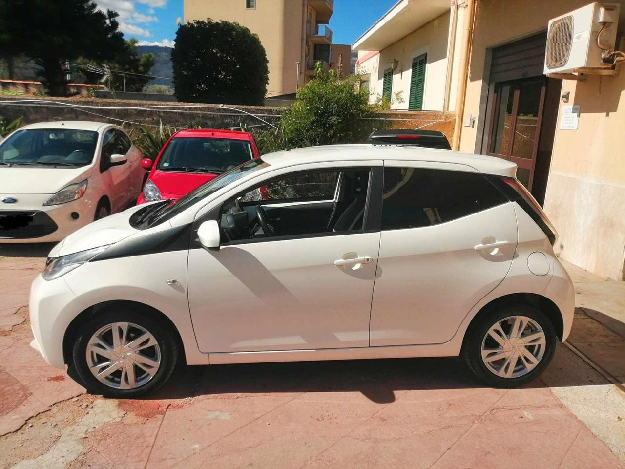 TOYOTA AYGO 1.0 2018 69cv FULL EURO6