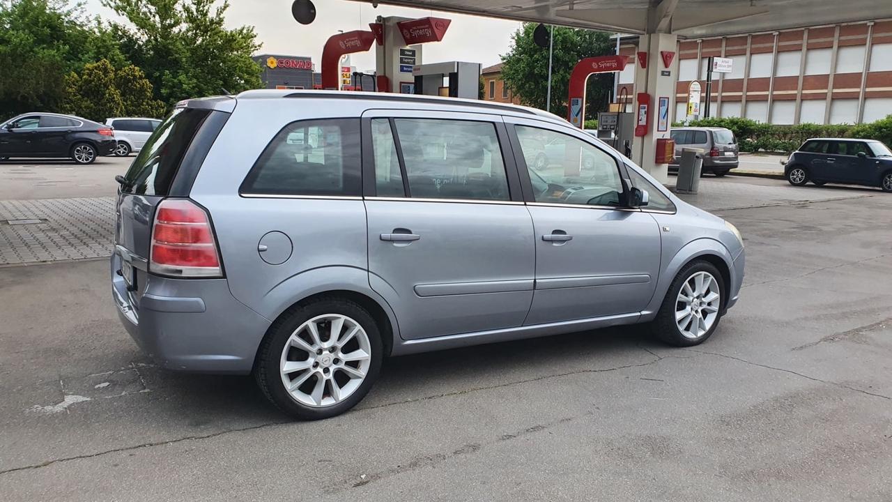 Opel Zafira 1.6 16V Twinport Cosmo