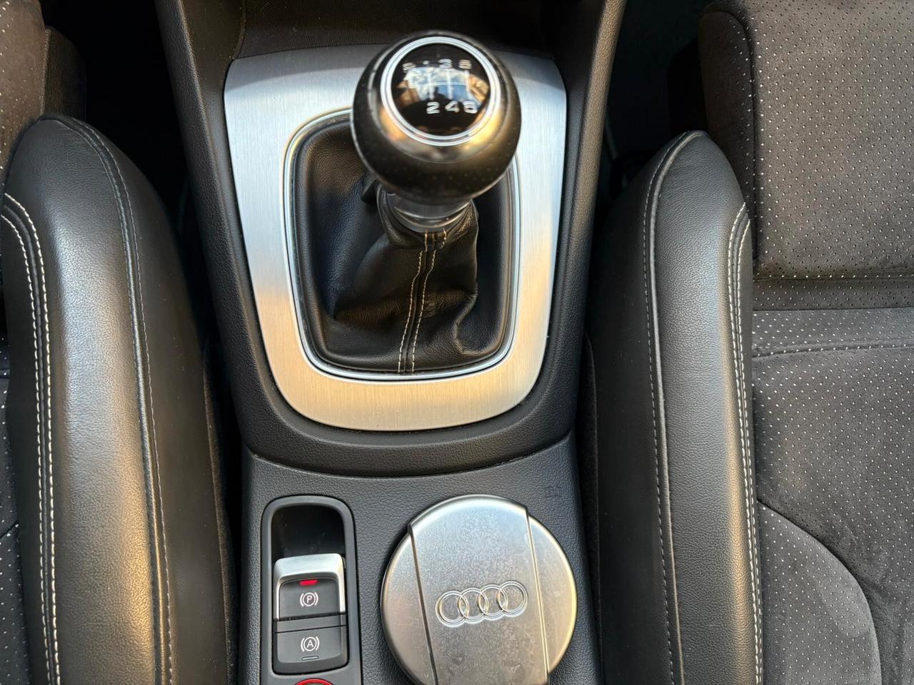 Audi Q3 2.0 TDI 120 CV S-LINE