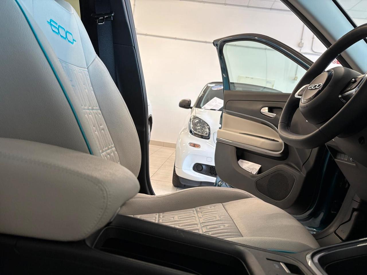 Fiat 600 LA PRIMA Hybrid 110 CV DCT MHEV SPOTICAR