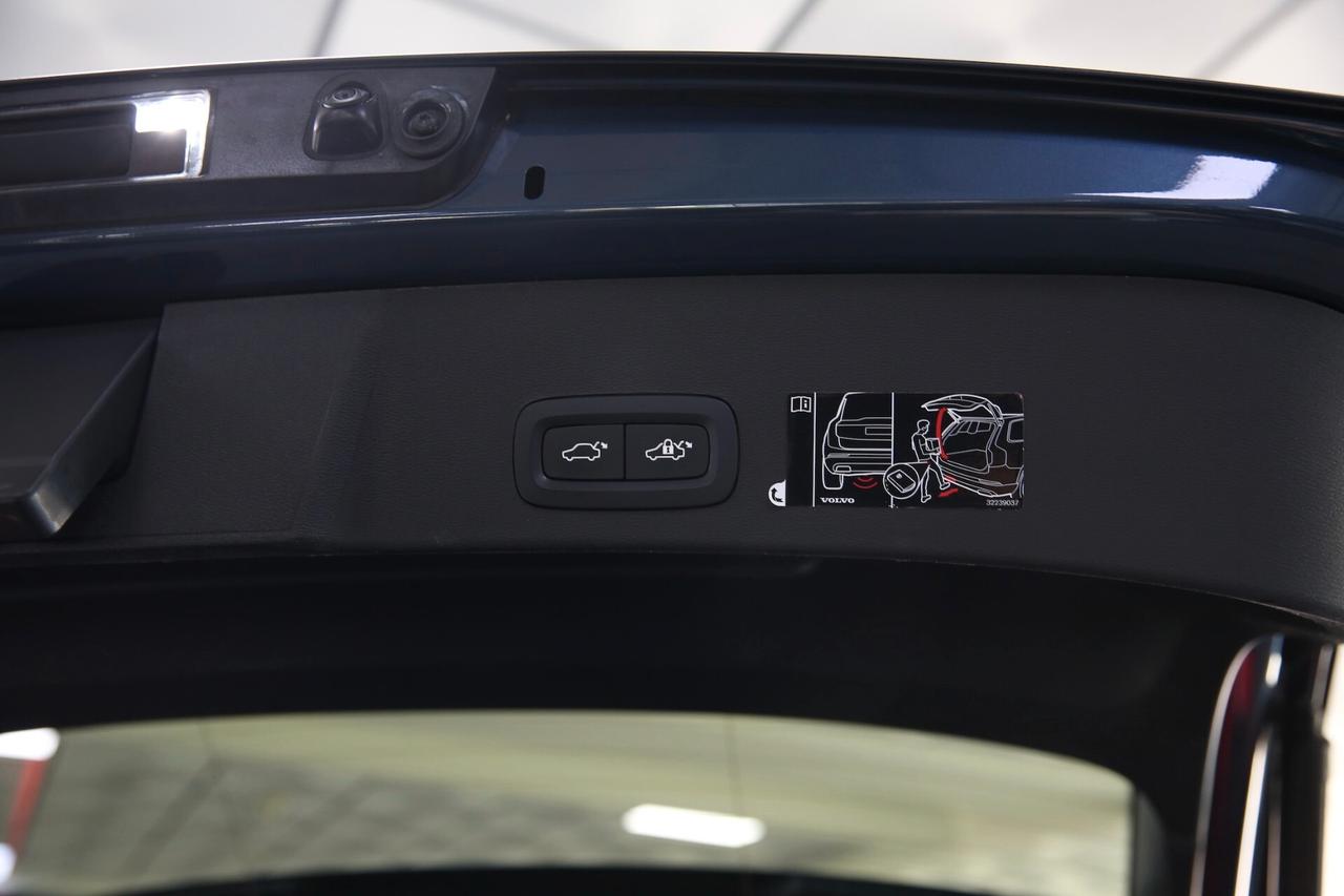 Volvo XC40 T5 Recharge Plug-in Hybrid Inscription auto