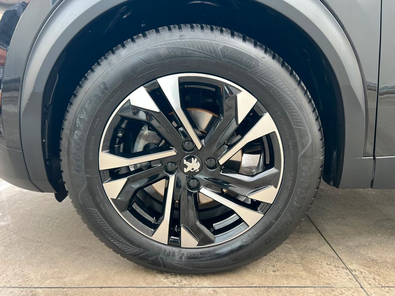 PEUGEOT 2008 1.2 PURETECH 100 CV 2023!!! PROMO!!!