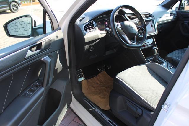 VOLKSWAGEN Tiguan 2.0TDI DSG 4MOTION R-Line IQLED-KAMERA