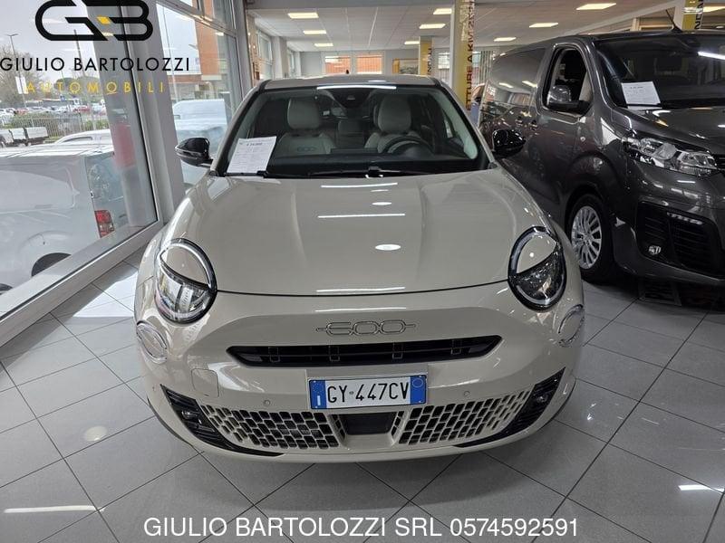 FIAT 600 1.2 Hybrid 110cv La Prima