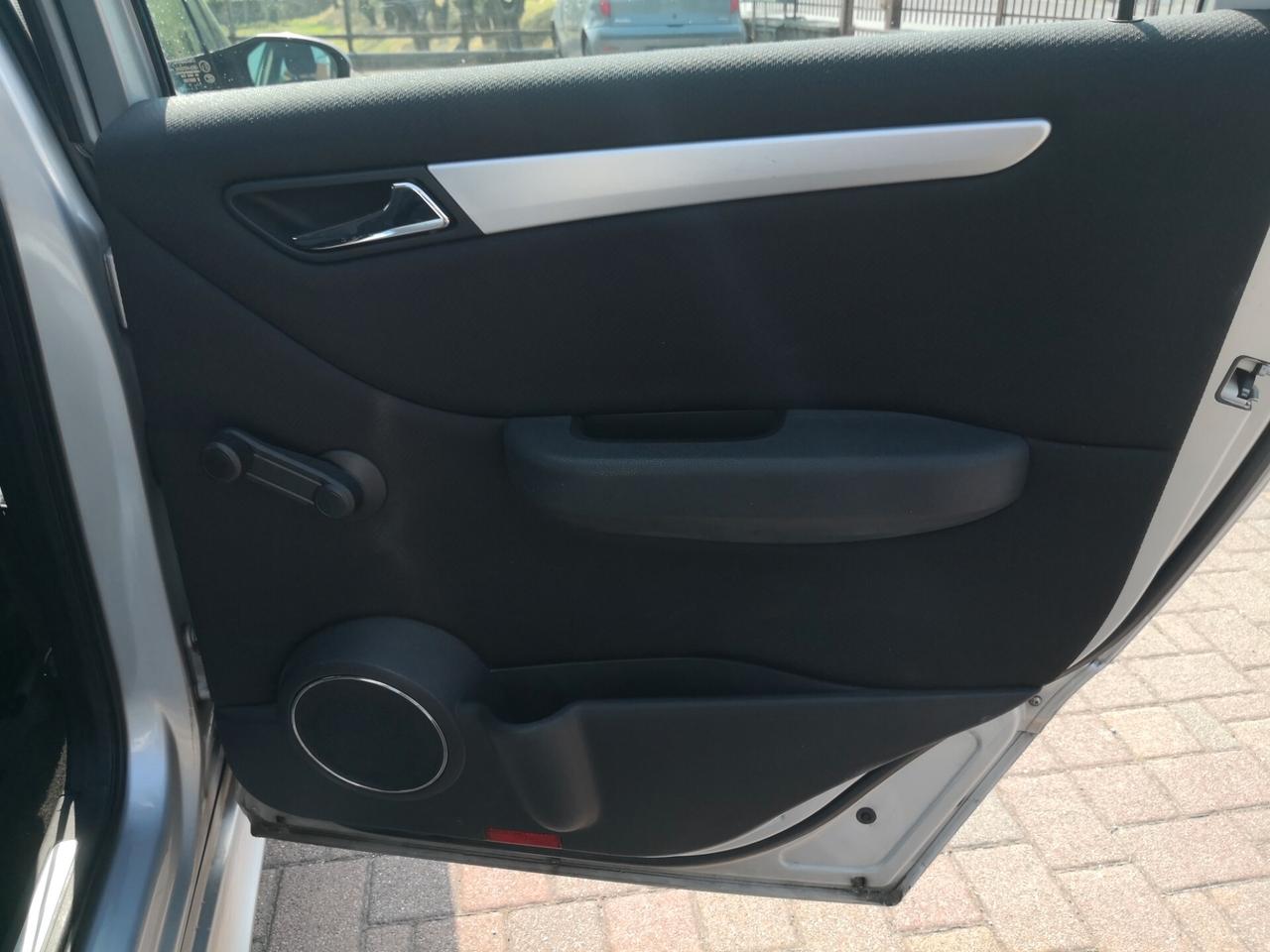 Mercedes-benz B 180 clima neopatentati
