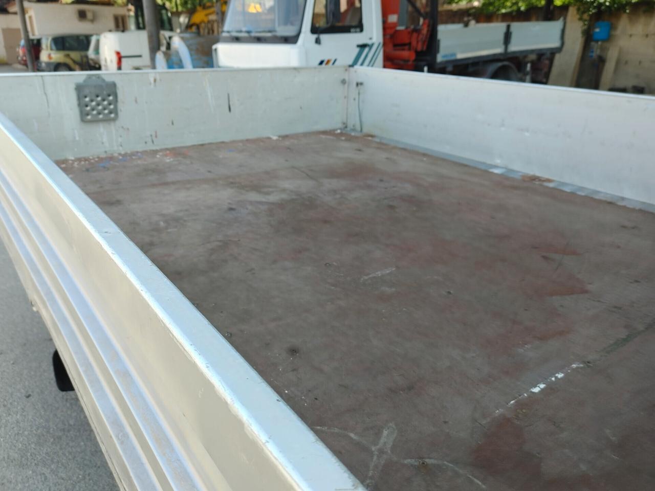 Nissan Cabstar 3.0 3posti cassone fisso