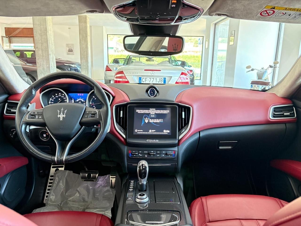 Maserati Ghibli GRANSPORT 3.0 V6 250cv - UNICO PRO