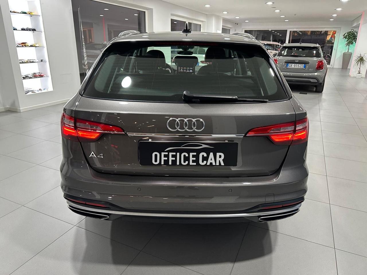 Audi A4 Avant 30 2.0 tdi s-tronic