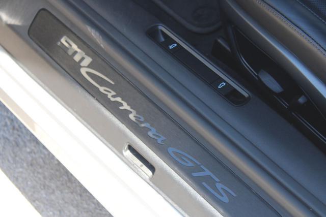 PORSCHE 911 Carrera GTS Cabriolet