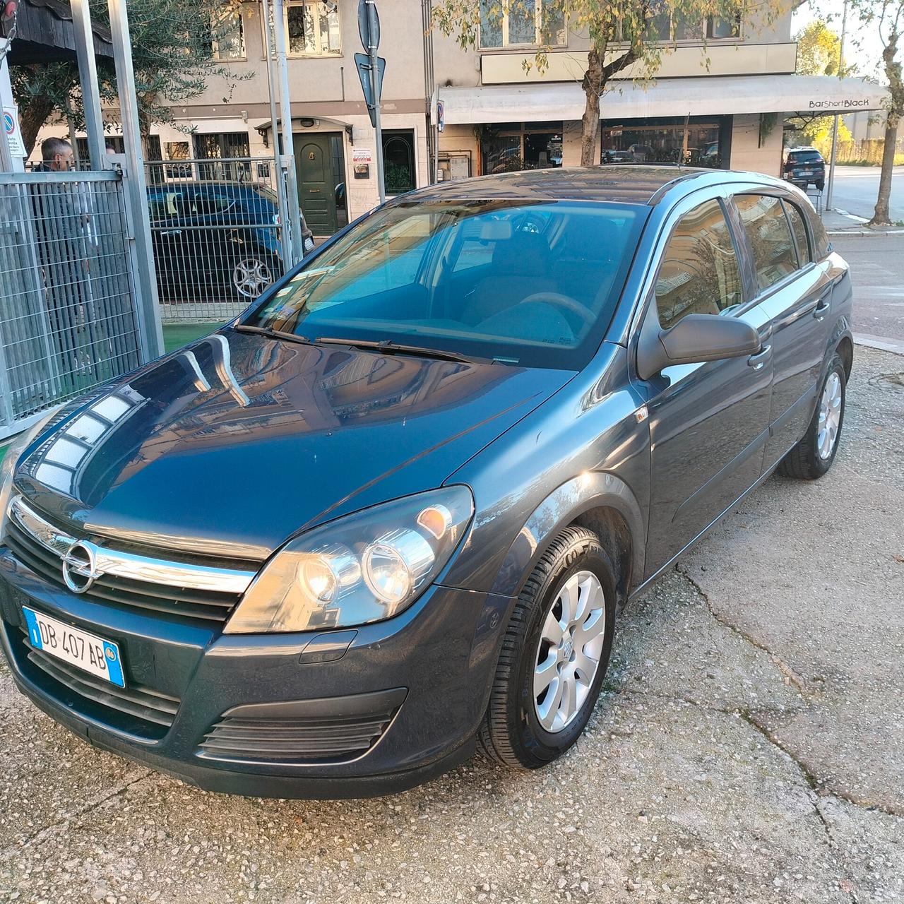 Opel Astra 1.4 16V Twinport 5 porte Enjoy