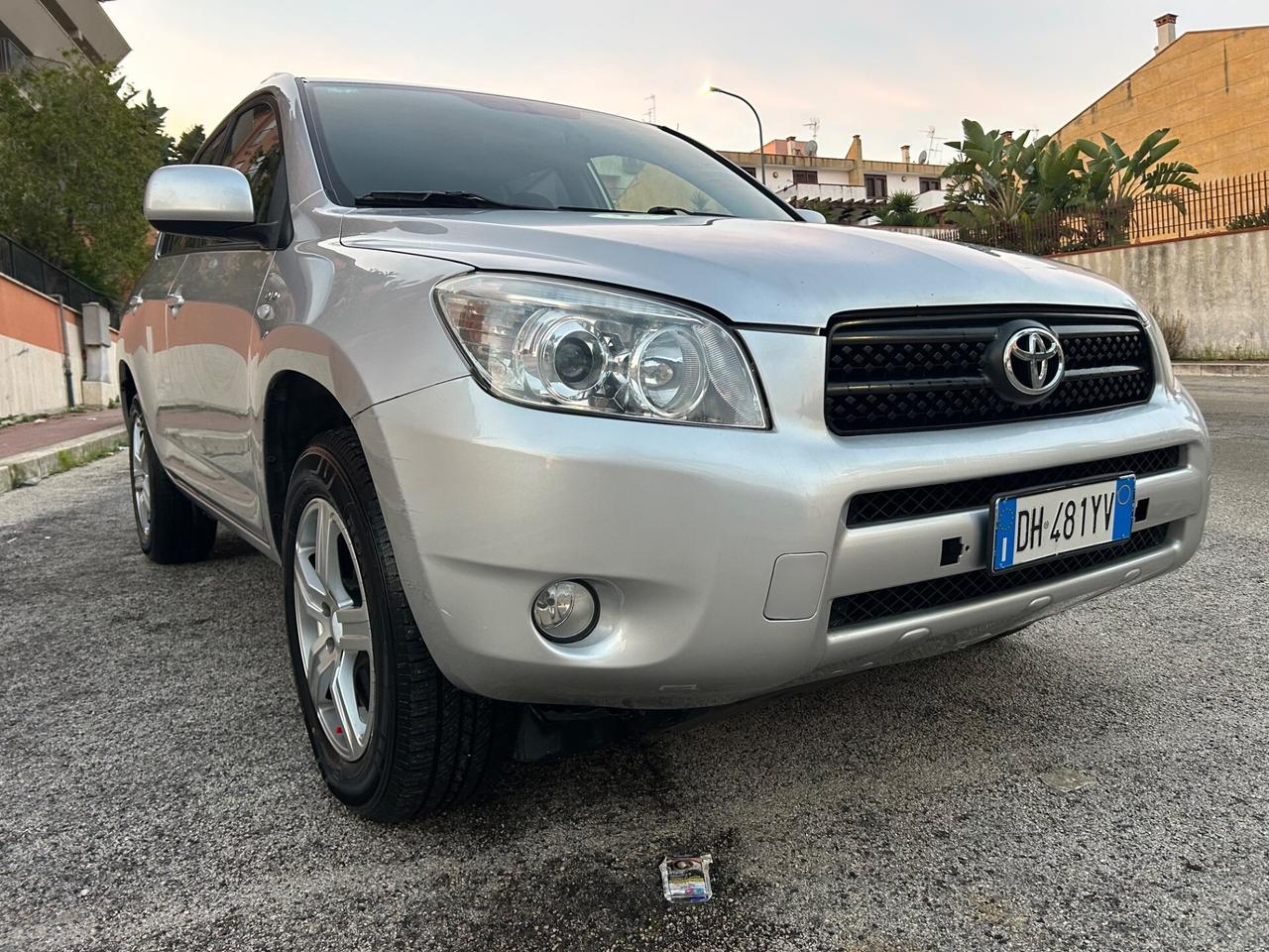 Toyota RAV 4 RAV4 2.2 D-4D 136 CV Sol unico propri