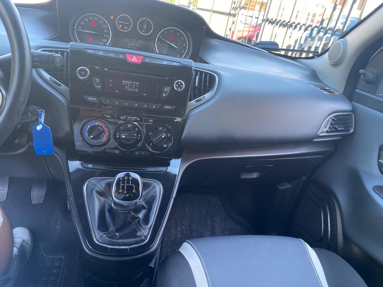 Lancia Ypsilon 1.2 69 CV 5 porte Gold