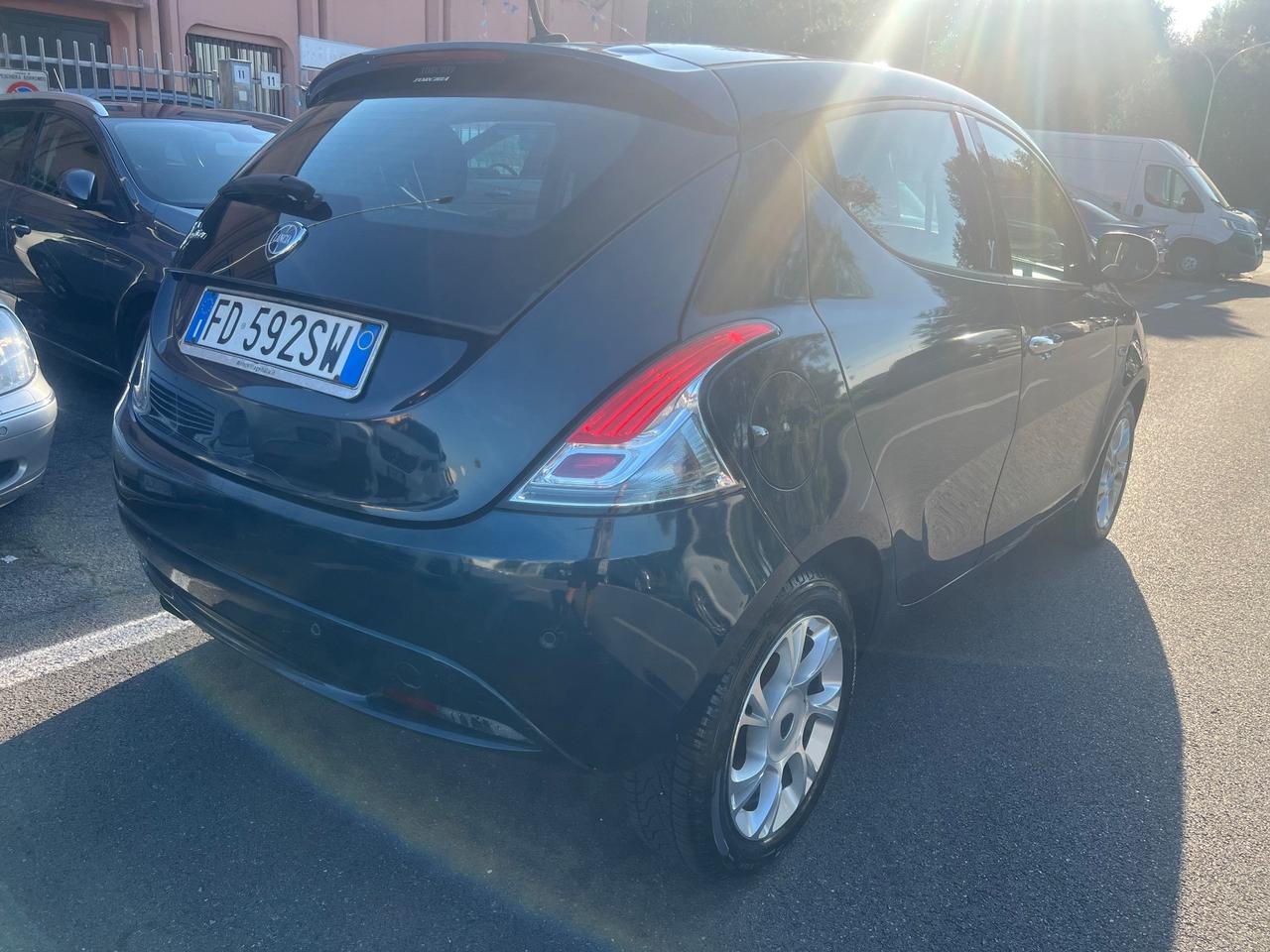 Lancia Ypsilon 0.9 TwinAir 85 CV 5 porte S&S DFN Platinum