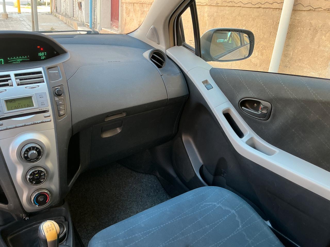 Toyota Yaris 1.0 5 porte Sol