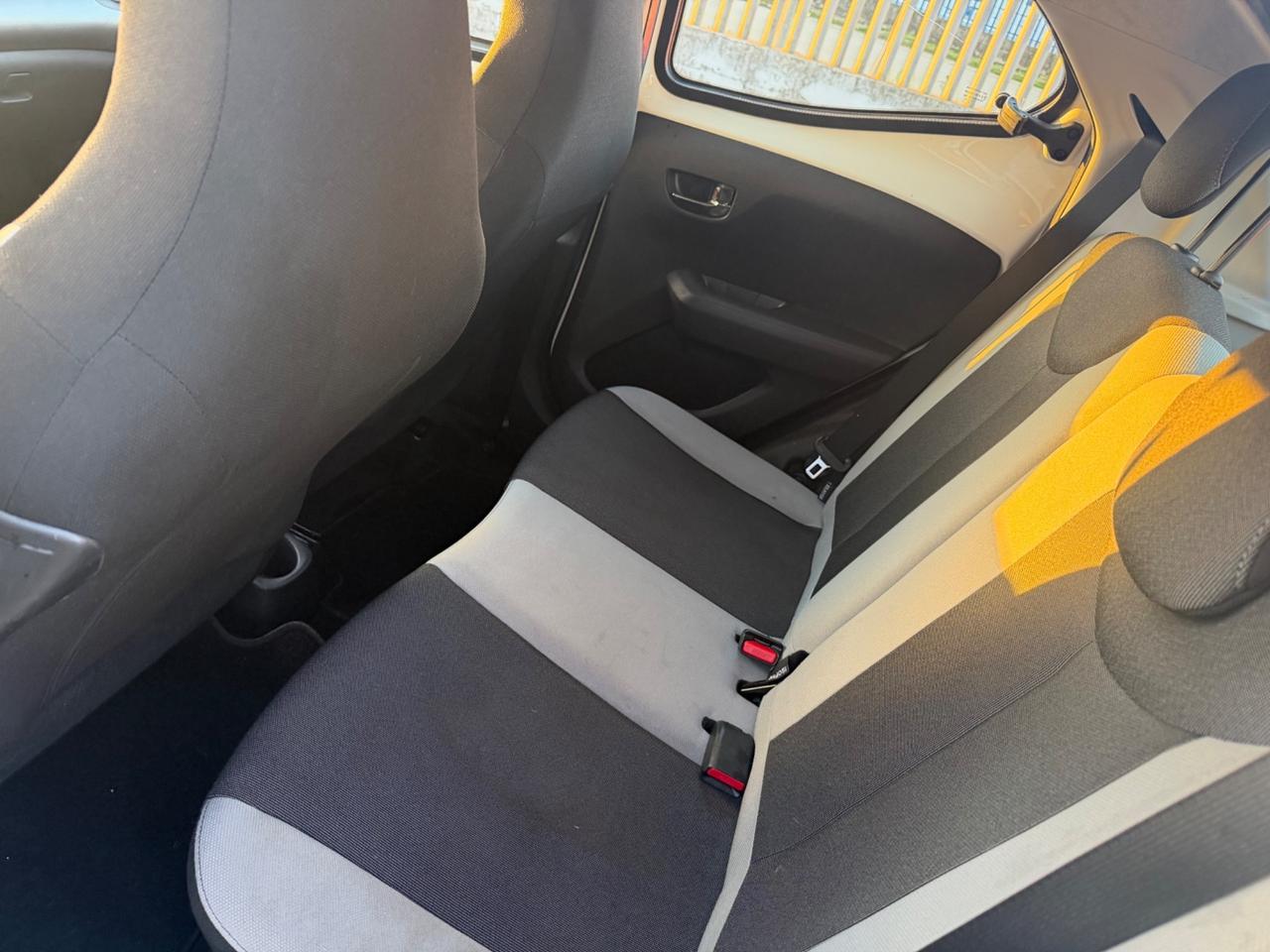 Toyota Aygo 1.0 VVT-i 69 CV 5 porte x-play