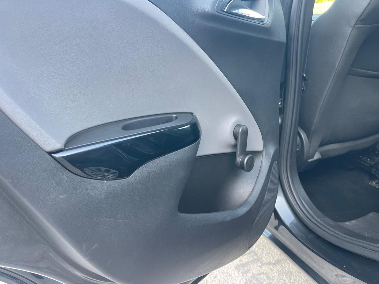 Opel Corsa Innovation 1.4 GPL 90cv