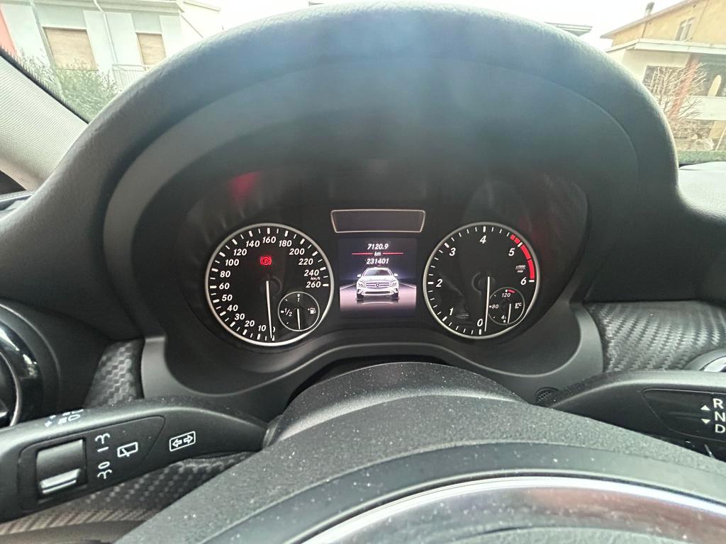 Mercedes-Benz GLA 180 CDI 109 CV DCT