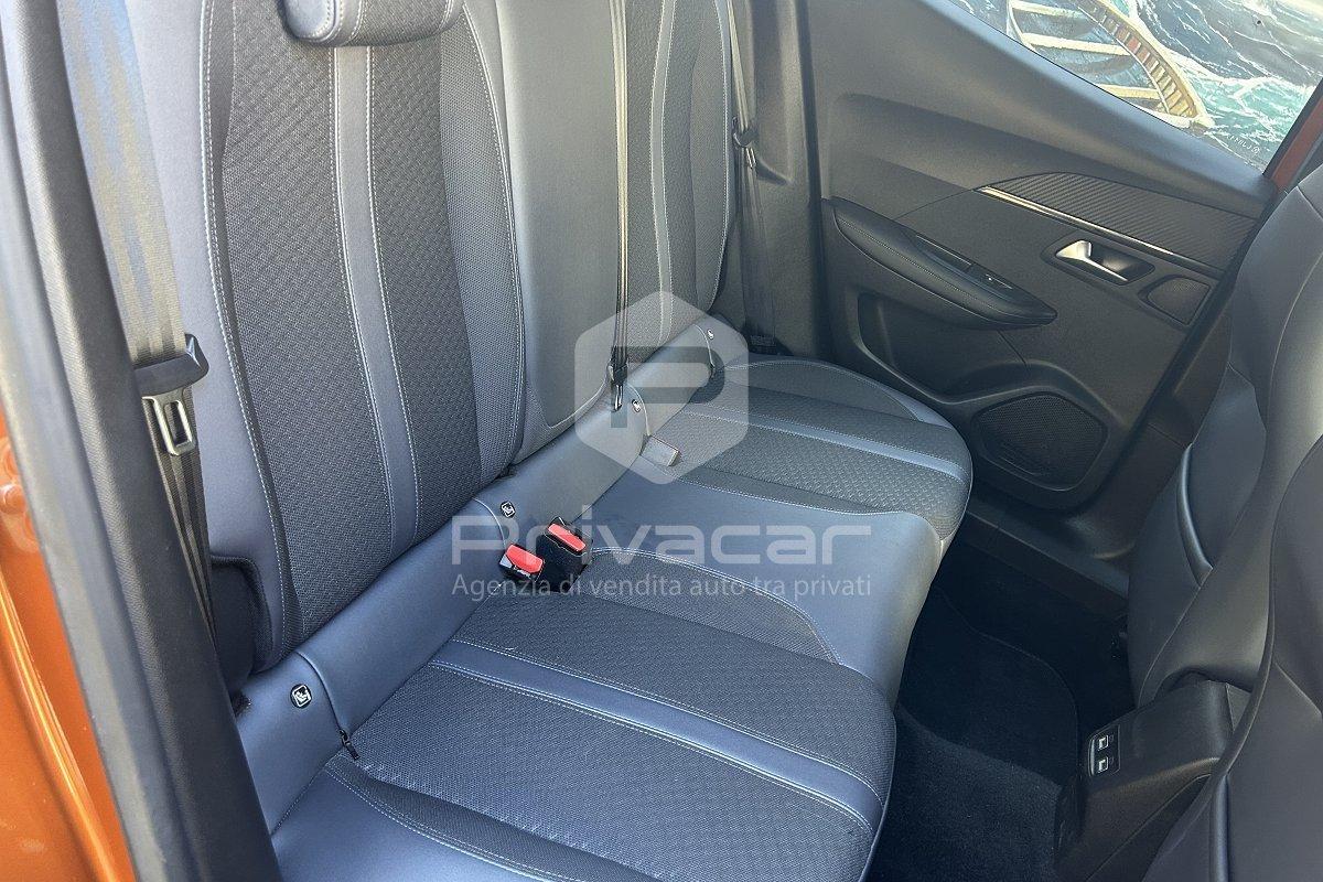 PEUGEOT 2008 PureTech 100 S&S Allure Navi Pack