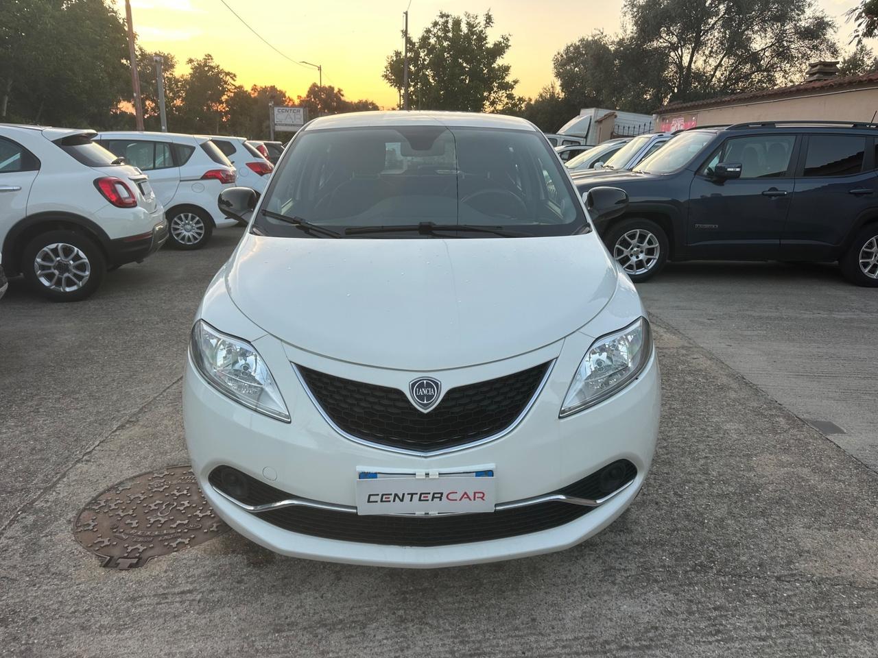 Lancia Ypsilon 0.9 TwinAir 85 CV 5 porte Metano Ecochic Elle