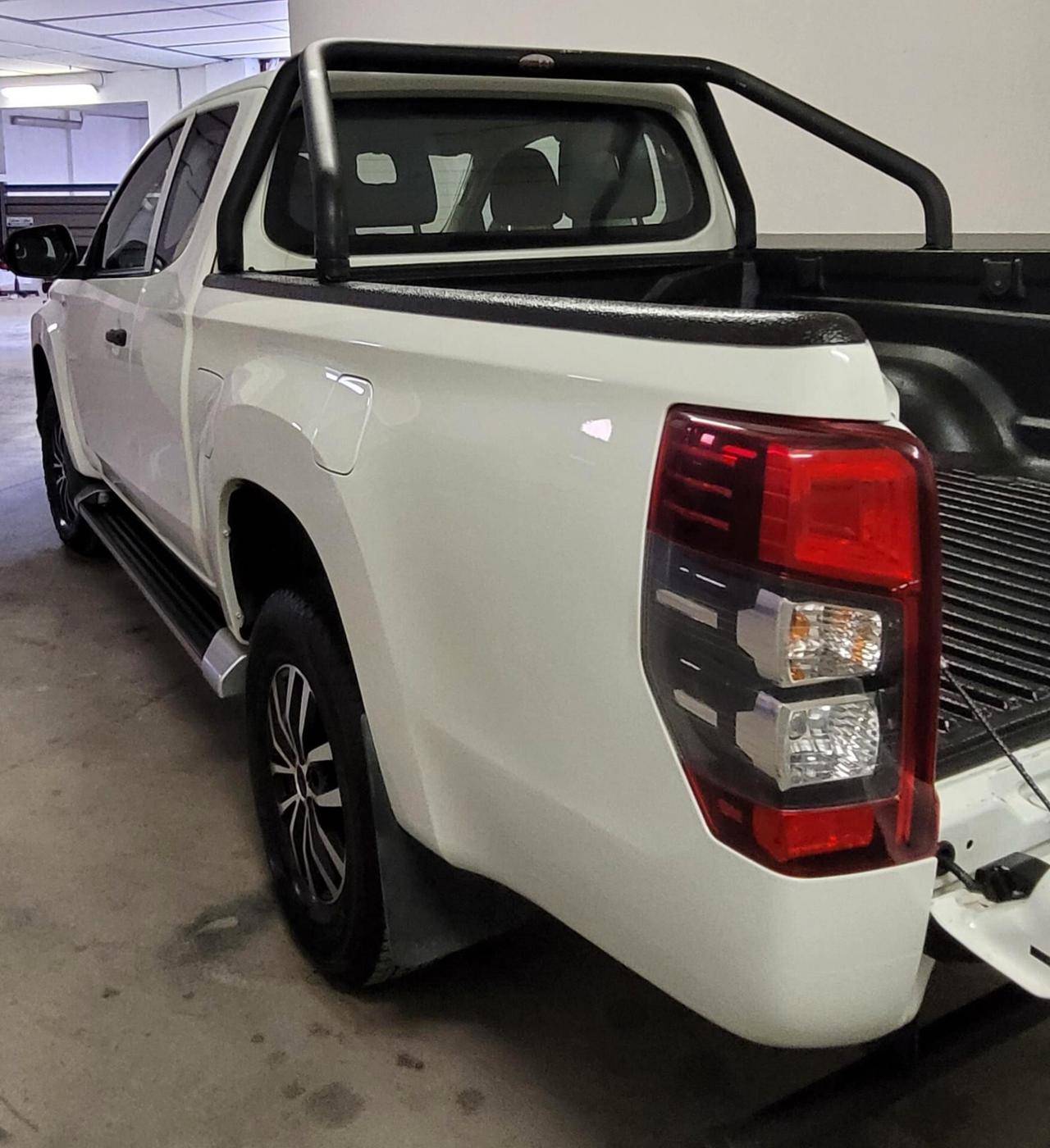 Mitsubishi L200 2.3 D Club Cab 4x4 Easy Select Inform