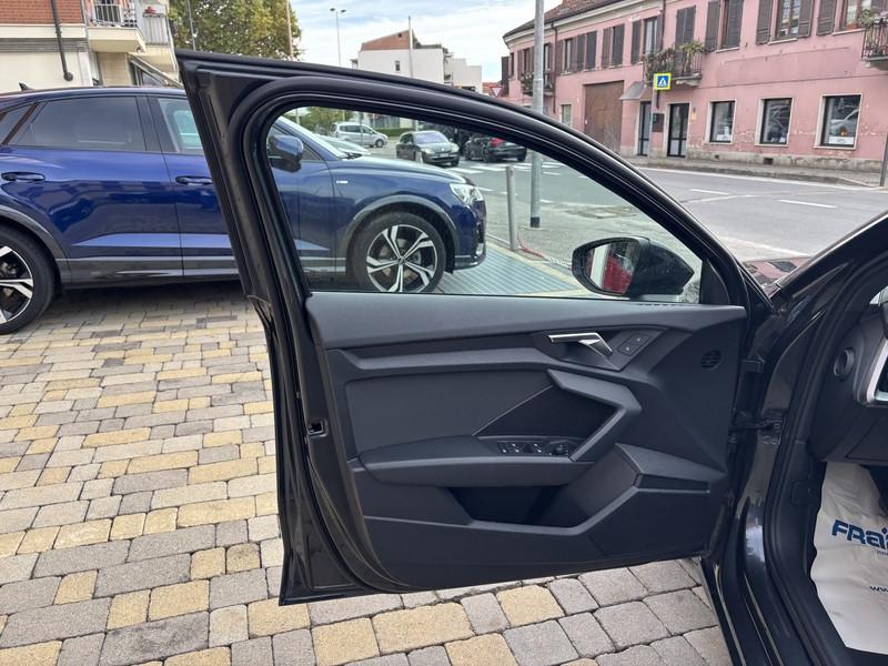 Audi A3 Sportback 30 2.0 tdi Business LED-NAVI-16"