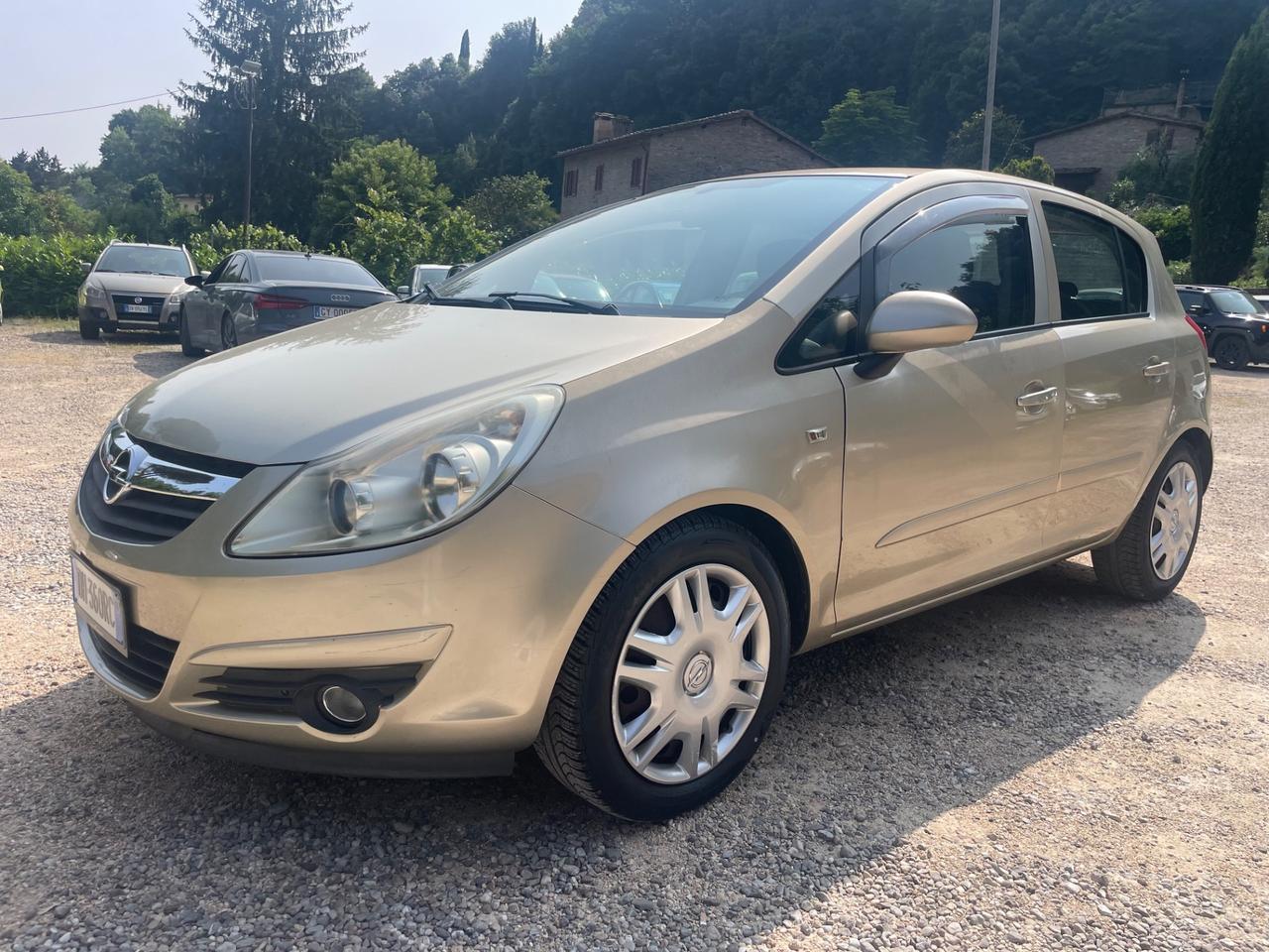 Opel Corsa 1.2 5 porte Cosmo