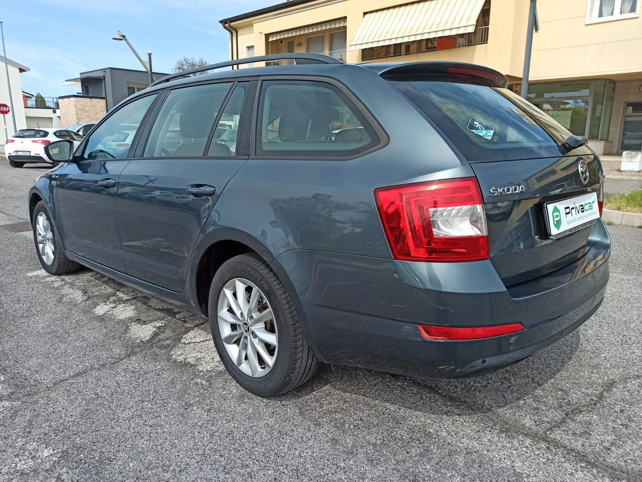 Skoda Octavia 1.6 TDI CR 105 CV Wagon Ambition