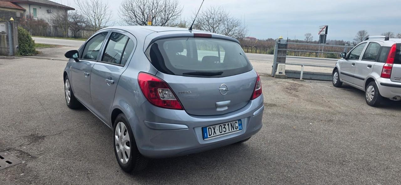 Opel Corsa 1.2 benzina Neopatentati