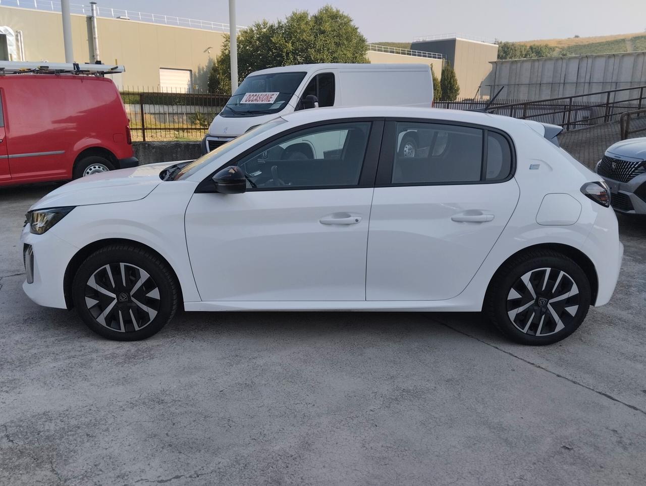 Peugeot 208 motore elettrico 136 CV 5 porte Active