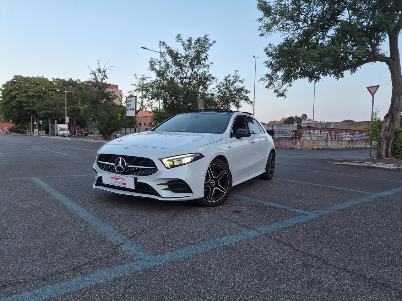 Mercedes-benz A 250 e hybrid EQ Premium