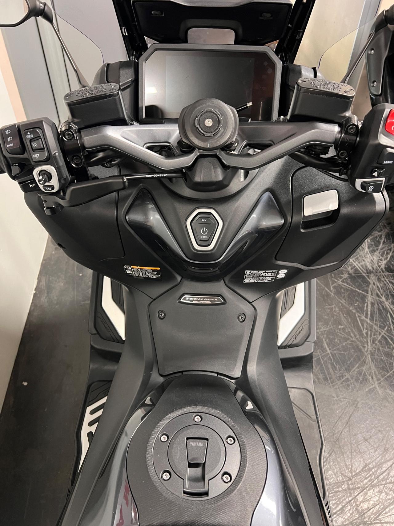 Yamaha TMAX 560 Tech max