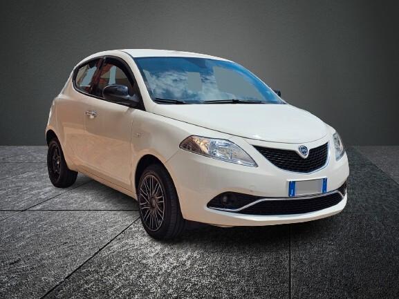 LANCIA YPSILON 1.0 ECOCHIC 70cv HYBRID SILVER