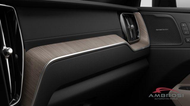 VOLVO XC60 B5 AWD Mild hybrid Benzina Ultra Dark