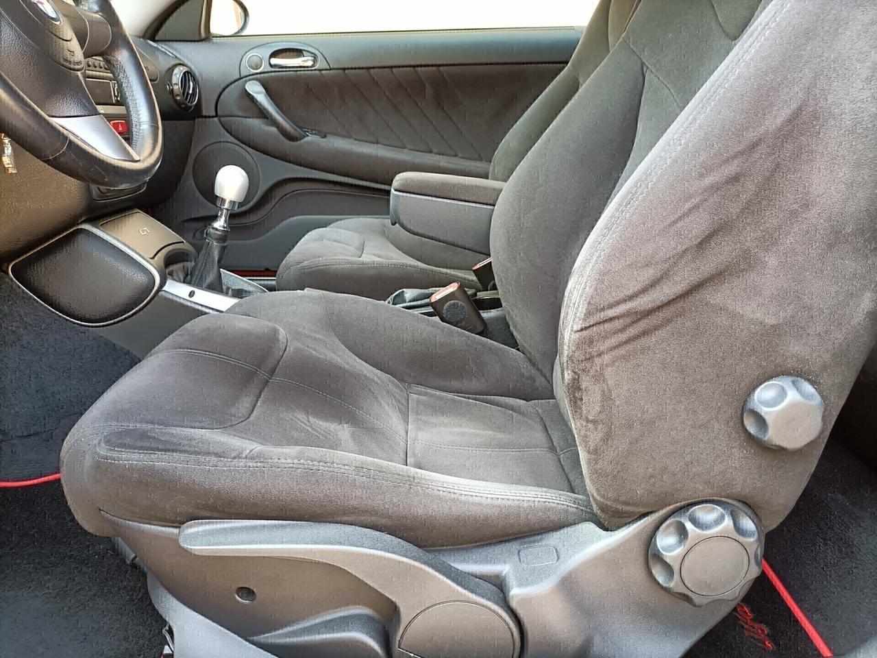 Alfa Romeo GT 1.9 JTDM 16V Distinctive