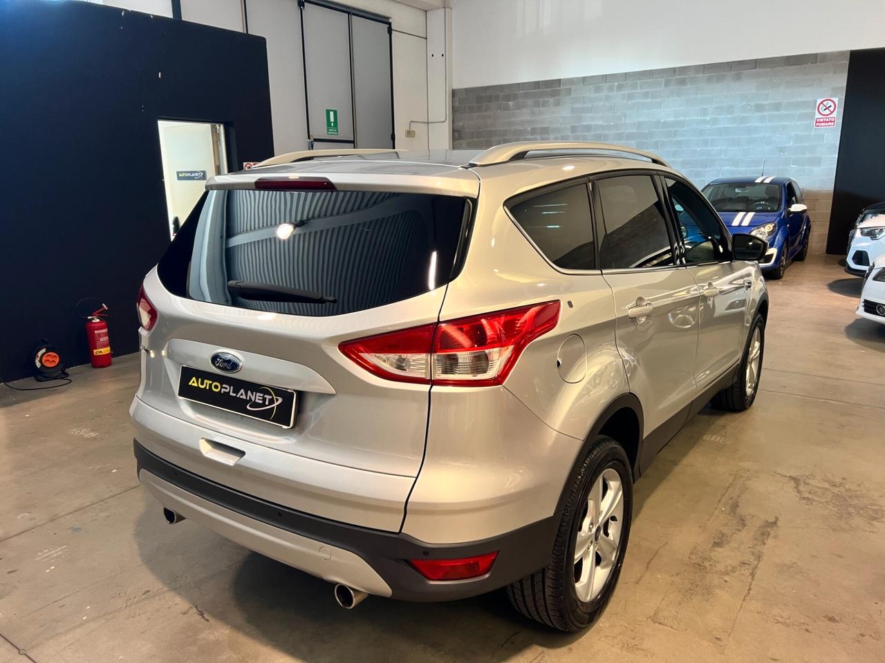 Ford Kuga 2.0 TDCI 140 CV 4WD Powershift Titanium
