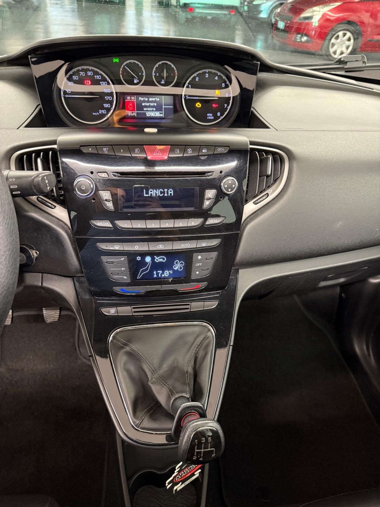 Lancia Ypsilon 1.2 69 CV Platinum