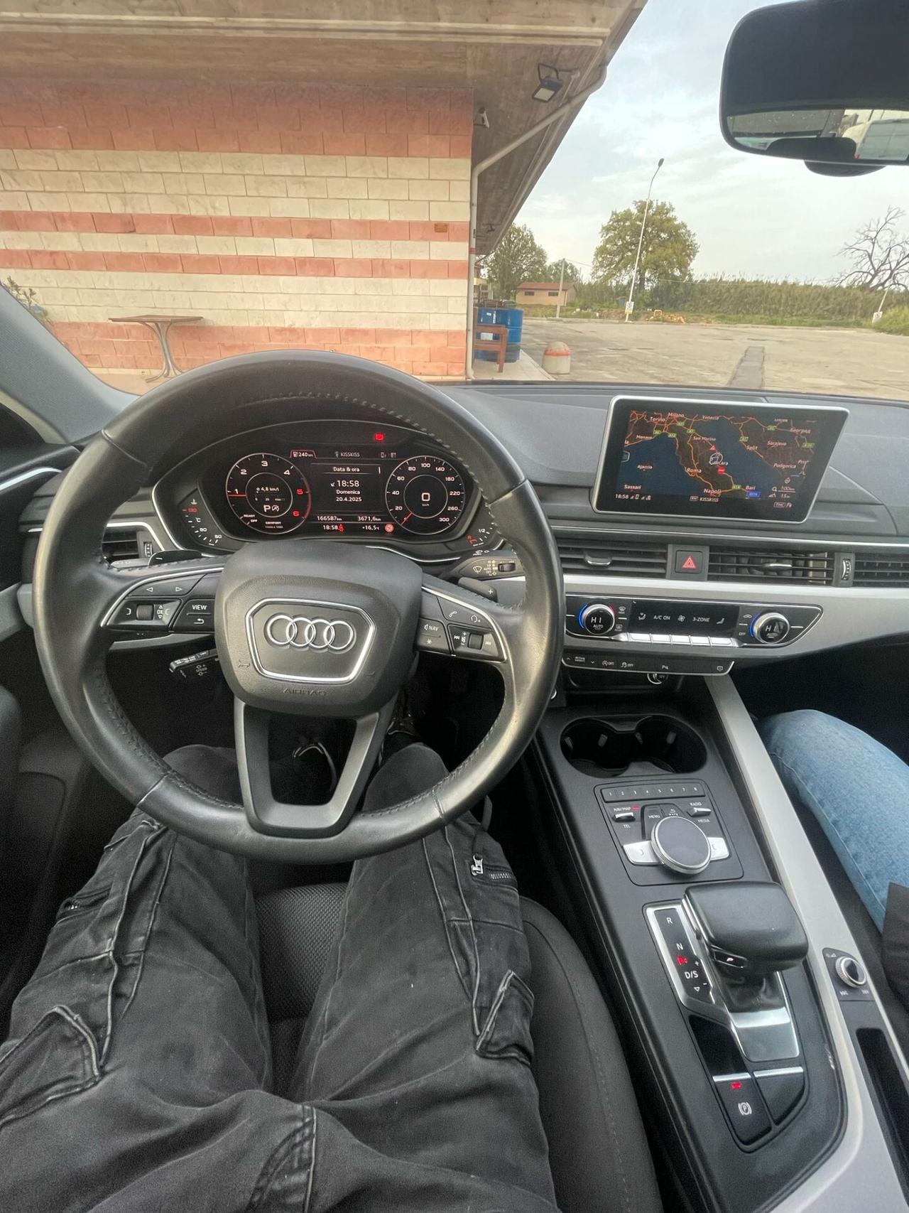 Audi A4 Avant 35 TDI 2.0 150 cv S-tronic S-line edition. Full optional