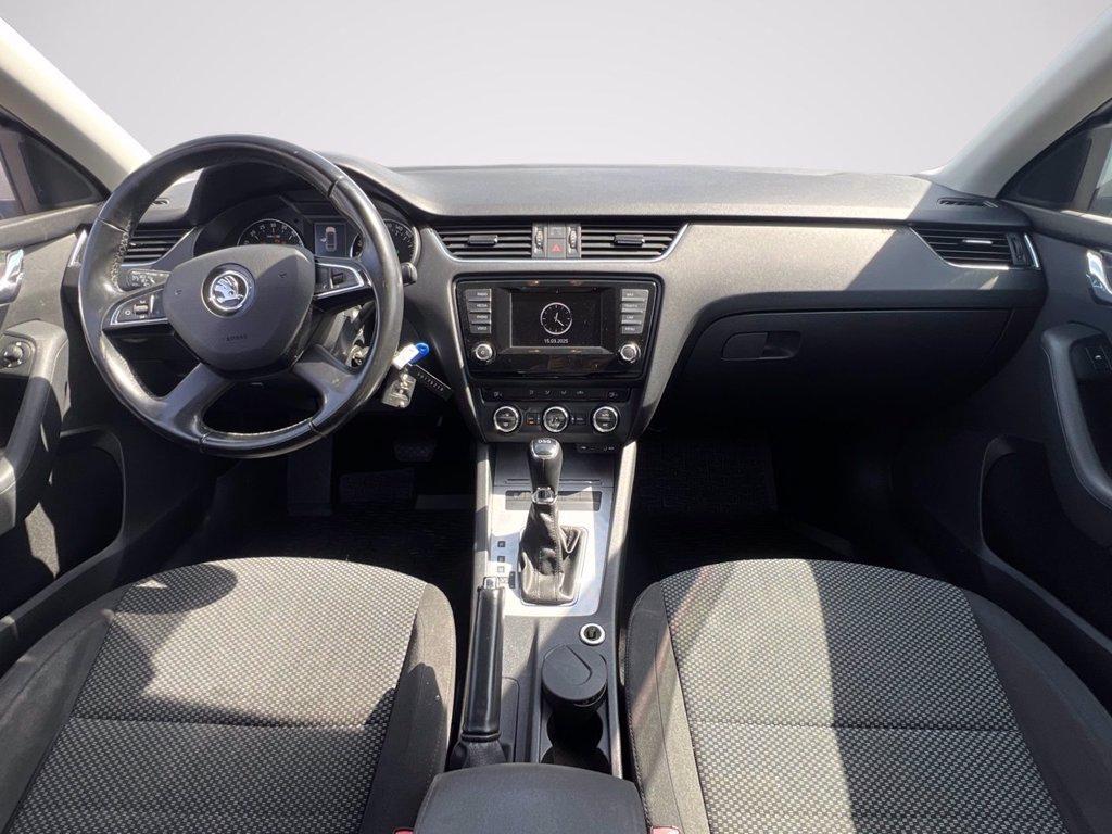 SKODA Octavia Wagon 1.6 tdi cr Executive 105cv dsg del 2015